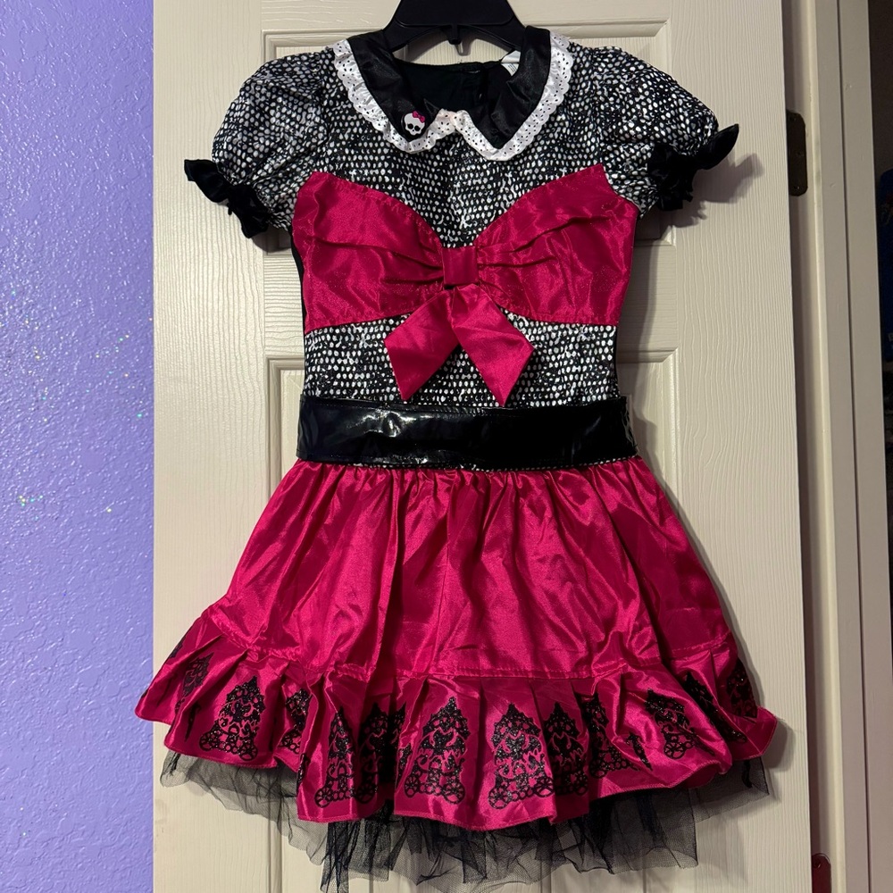 Monster High Draculaura Halloween Costume and Wig